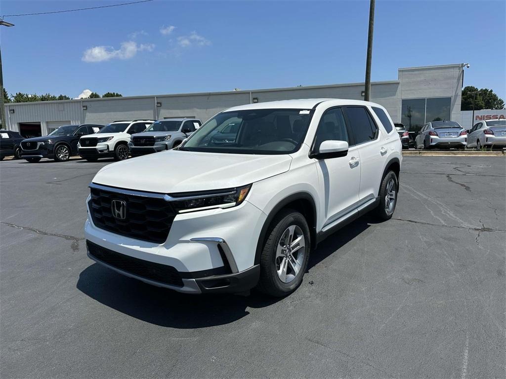 new 2025 Honda Pilot car, priced at $43,135