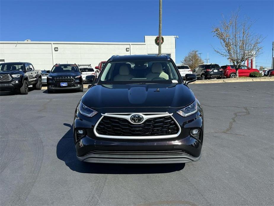 used 2021 Toyota Highlander car, priced at $33,483