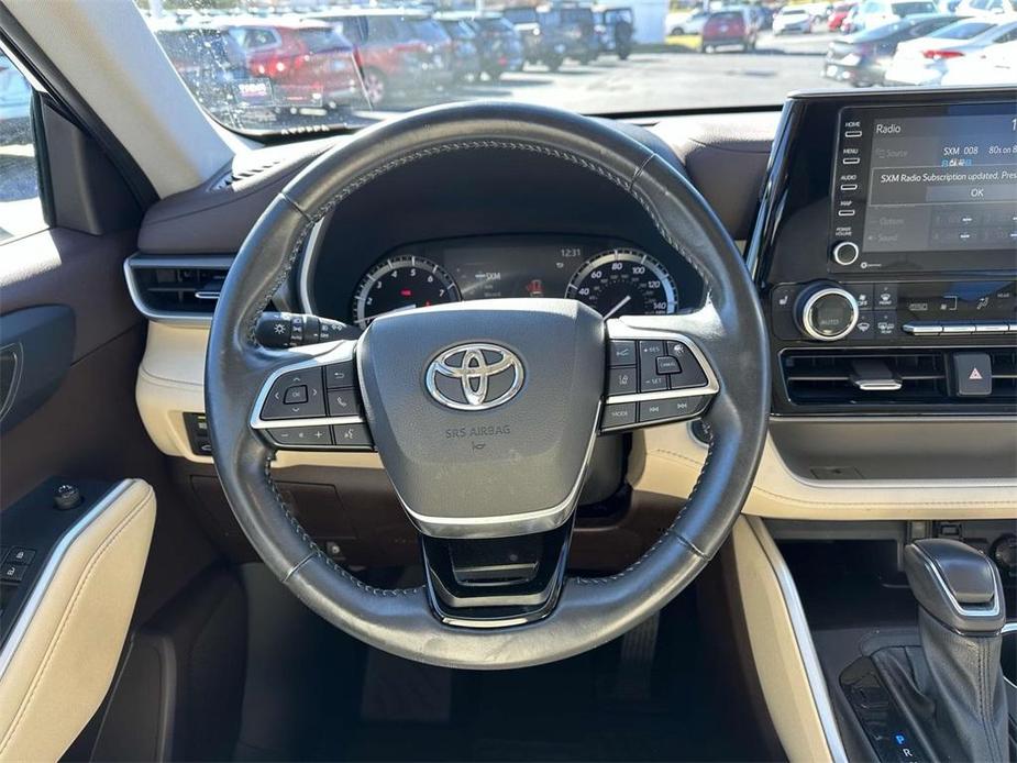 used 2021 Toyota Highlander car, priced at $33,483