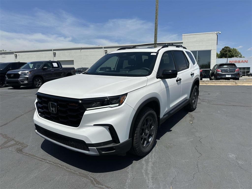 new 2025 Honda Pilot car, priced at $48,740