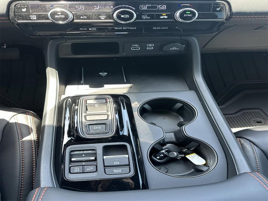 new 2025 Honda Pilot car, priced at $48,740