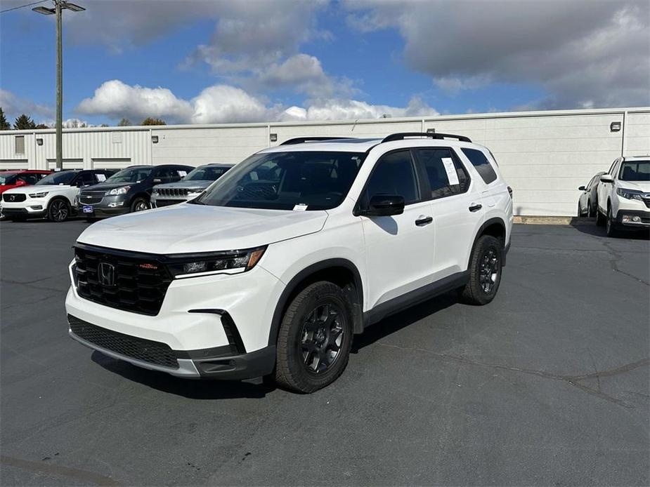 used 2024 Honda Pilot car, priced at $44,983