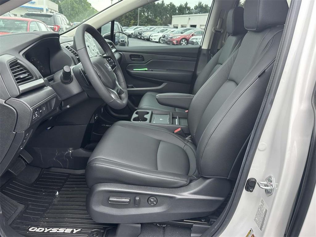 new 2025 Honda Odyssey car, priced at $42,125