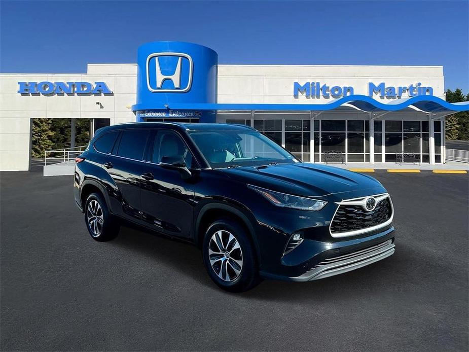 used 2021 Toyota Highlander car, priced at $32,483