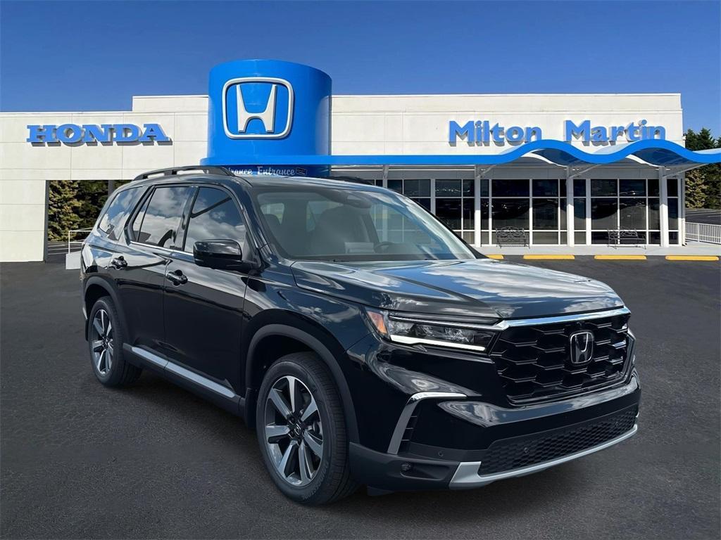 new 2025 Honda Pilot car, priced at $54,563