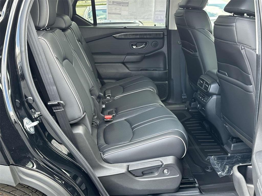 new 2025 Honda Pilot car, priced at $54,563