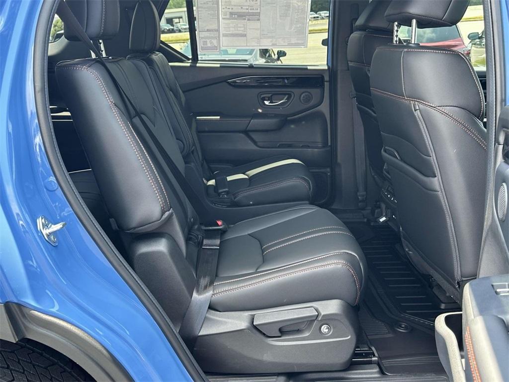 new 2025 Honda Pilot car, priced at $48,740