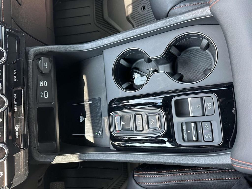 new 2025 Honda Pilot car, priced at $48,740