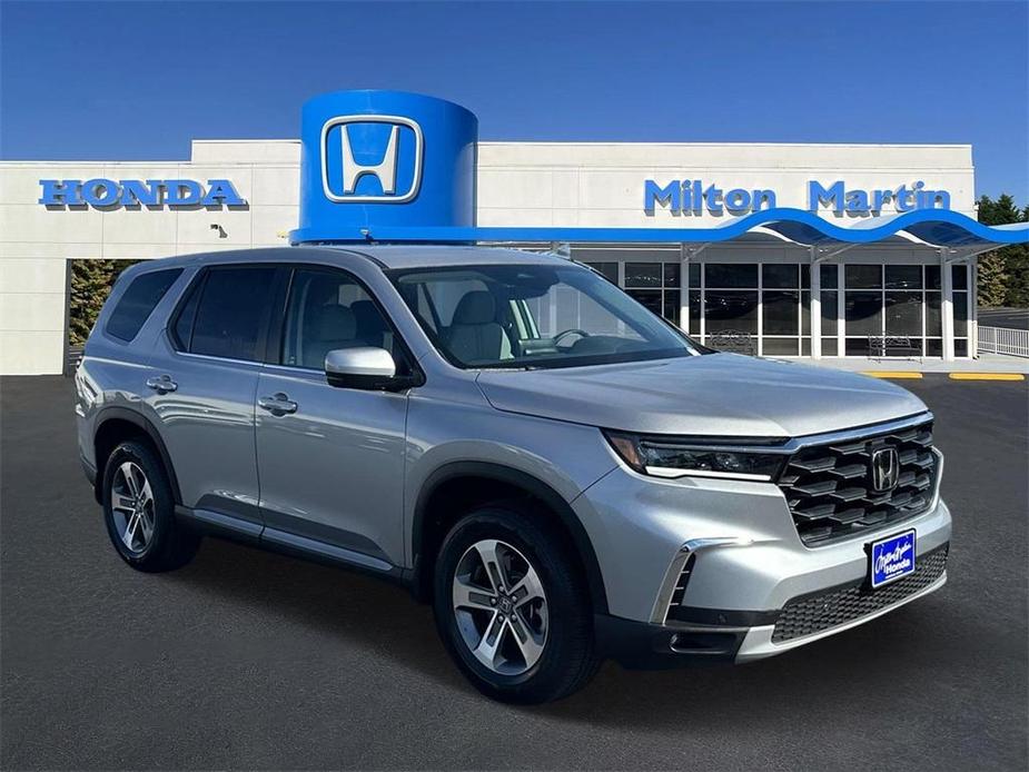 used 2025 Honda Pilot car, priced at $42,782