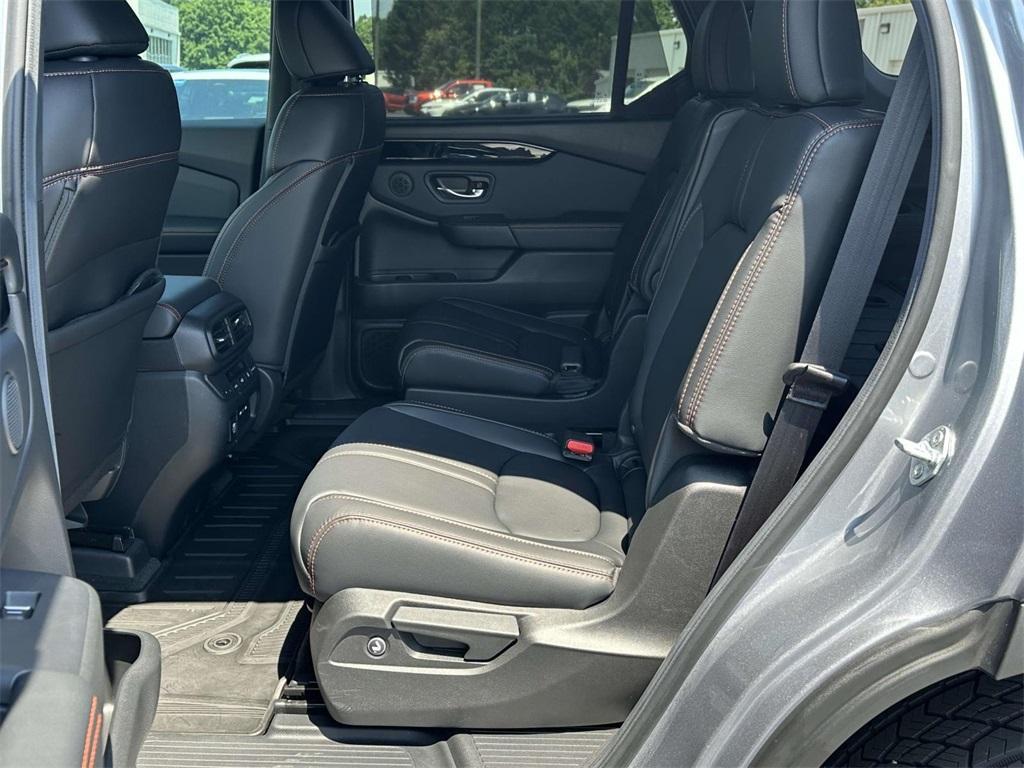 used 2025 Honda Pilot car, priced at $47,782
