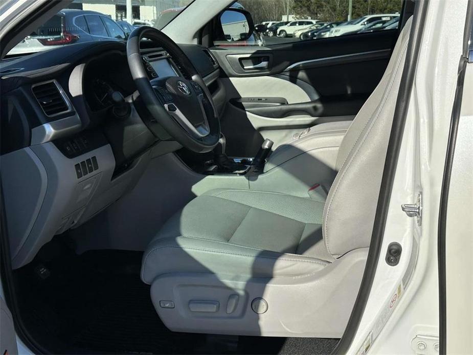 used 2019 Toyota Highlander car, priced at $29,981