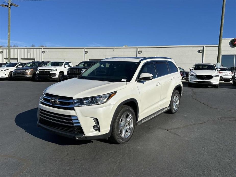 used 2019 Toyota Highlander car, priced at $29,981