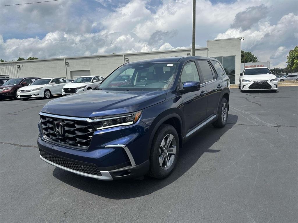 new 2025 Honda Pilot car, priced at $43,602
