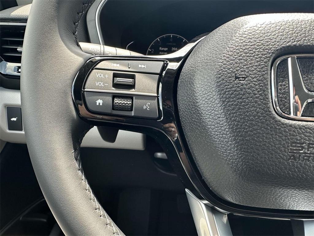 new 2025 Honda Pilot car, priced at $43,602