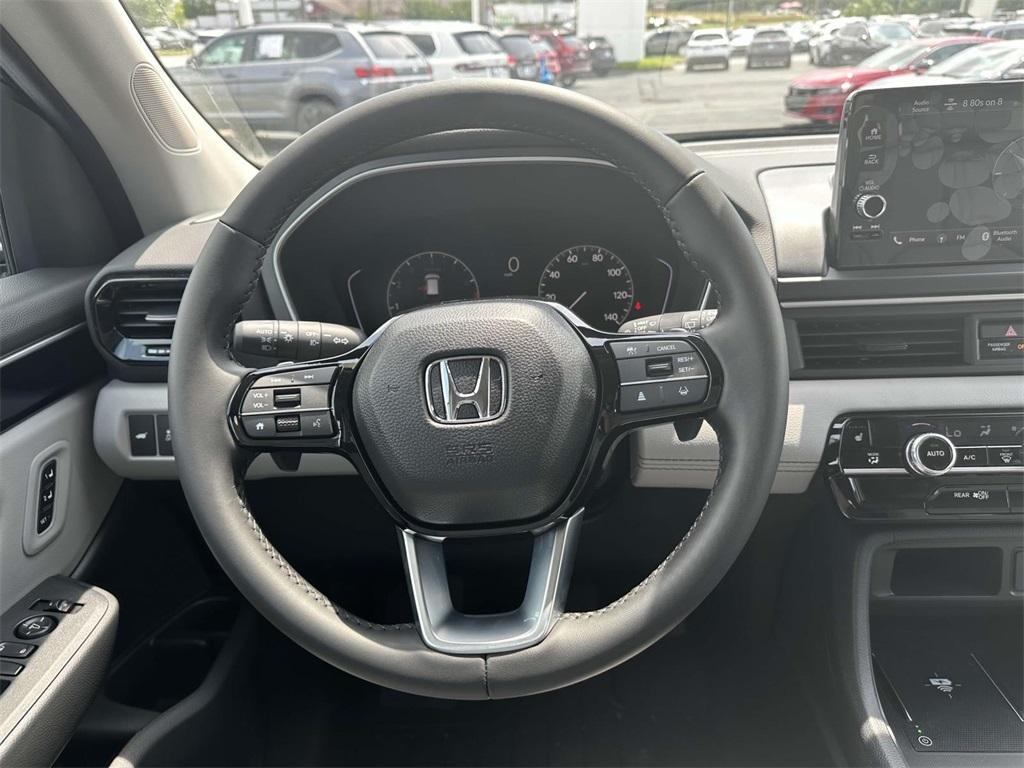 new 2025 Honda Pilot car, priced at $43,602