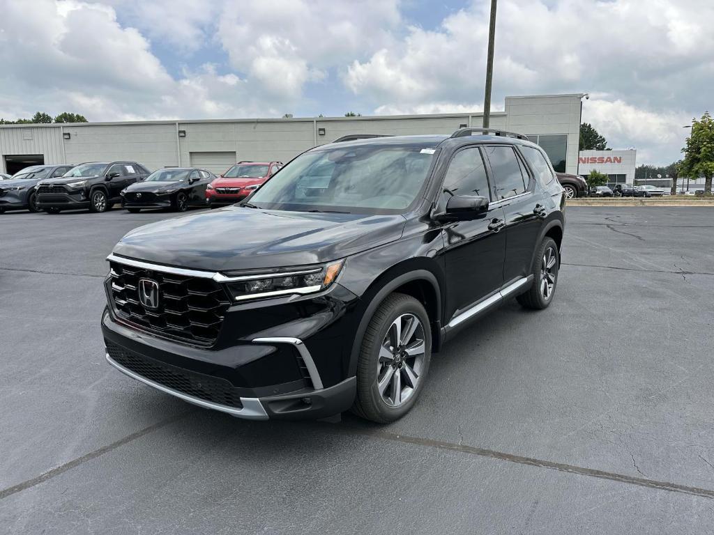 new 2025 Honda Pilot car, priced at $52,894