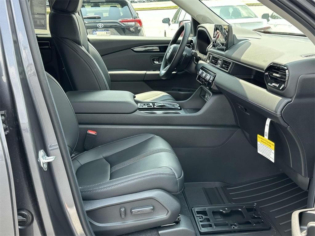 new 2025 Honda Pilot car, priced at $46,503