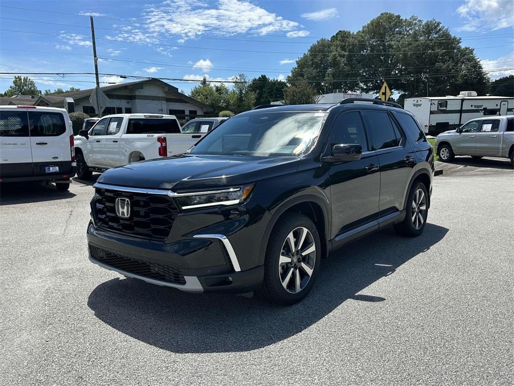 new 2025 Honda Pilot car, priced at $48,540