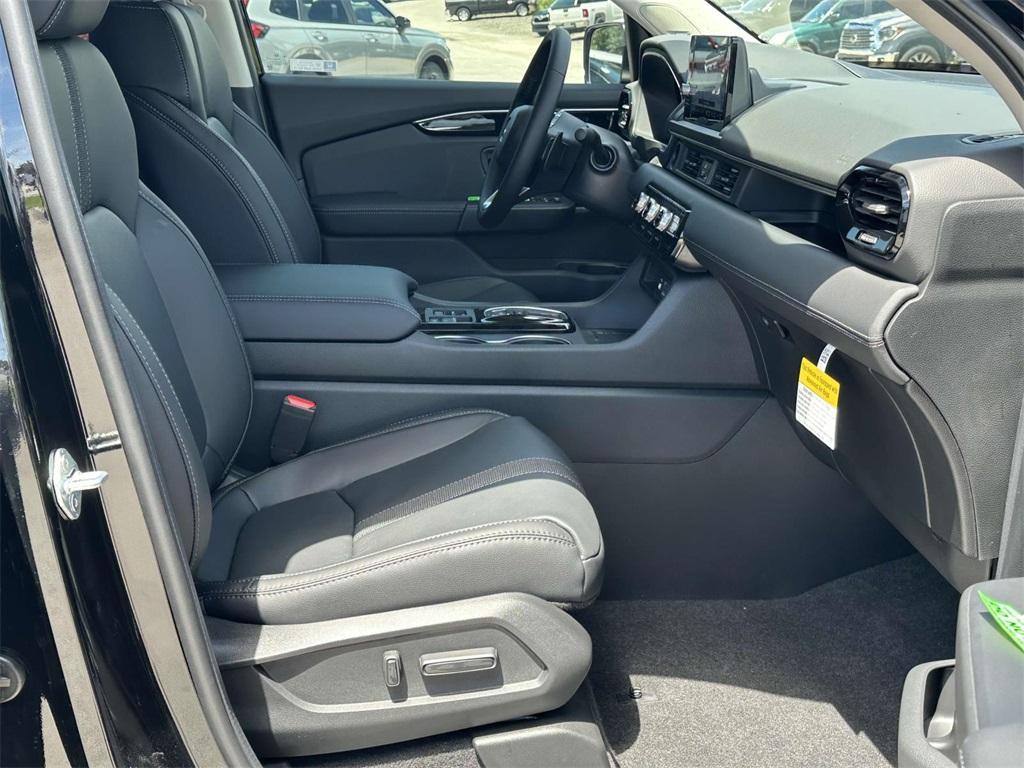 new 2025 Honda Pilot car, priced at $48,540