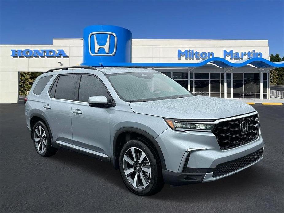 new 2025 Honda Pilot car, priced at $48,388