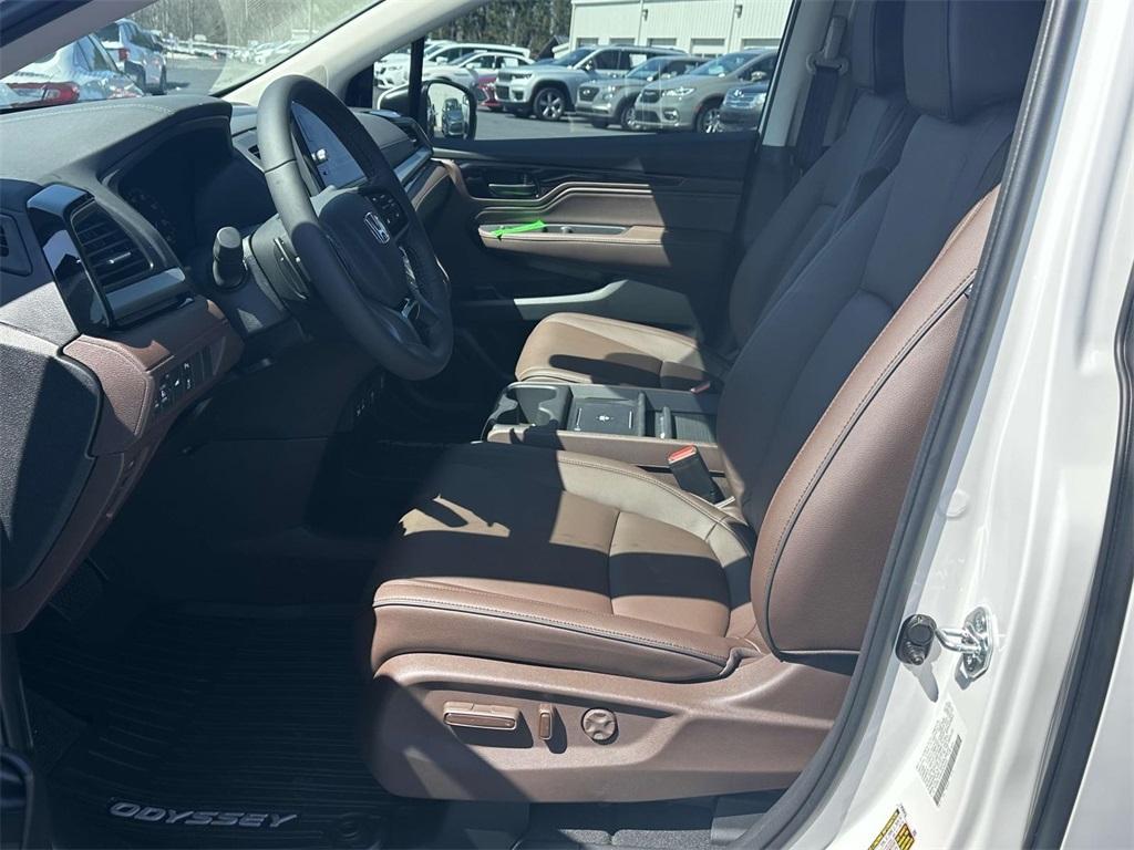 new 2025 Honda Odyssey car, priced at $48,815