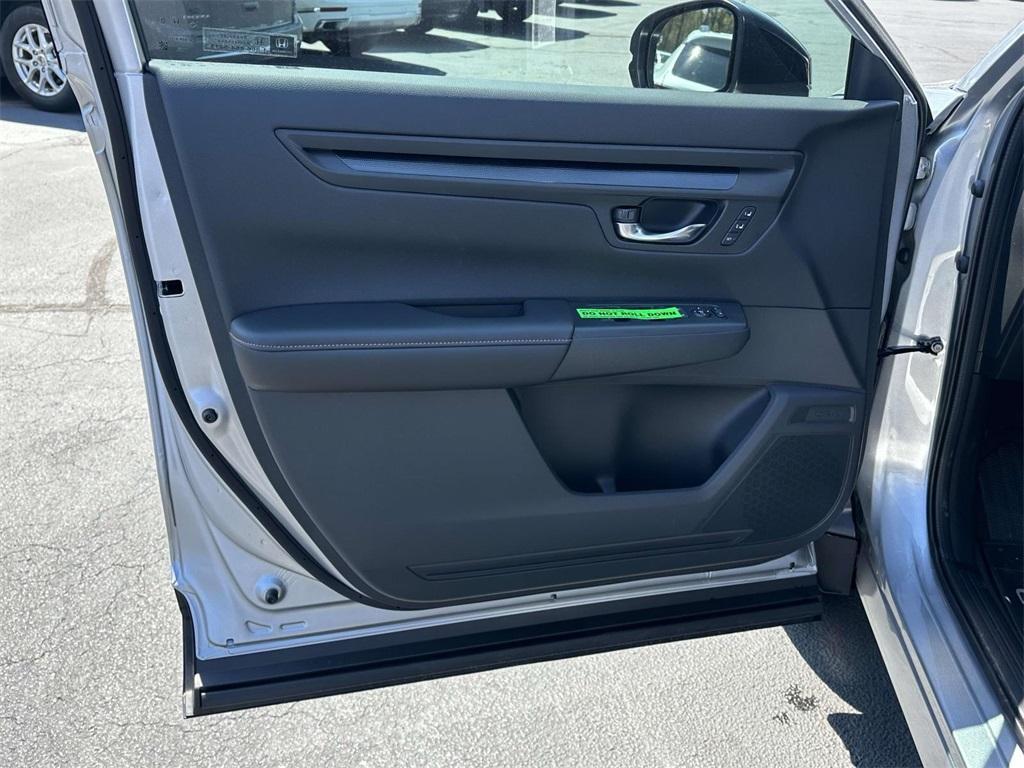 new 2025 Honda CR-V Hybrid car, priced at $37,483