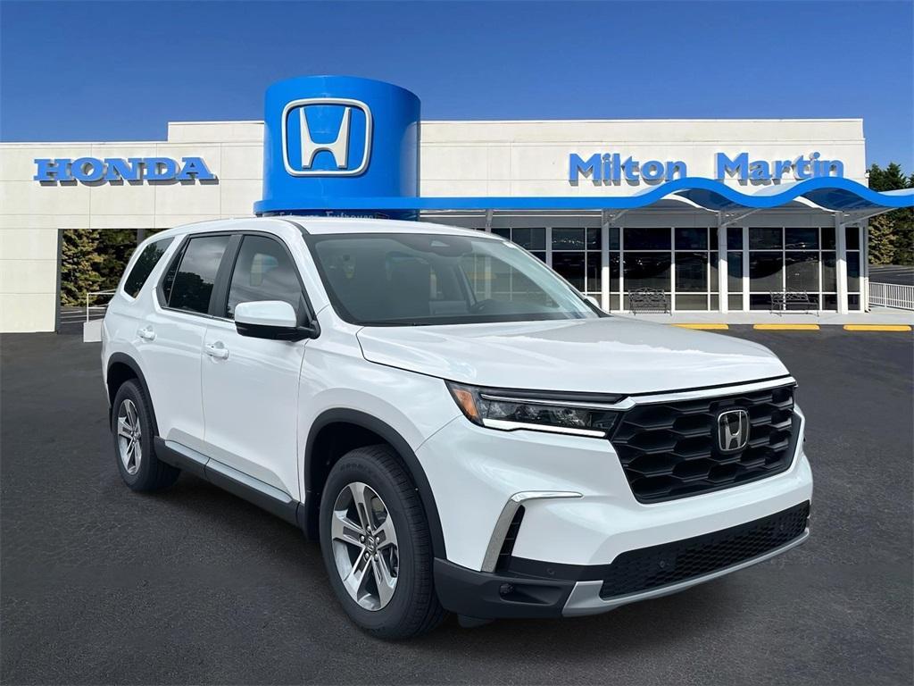 new 2025 Honda Pilot car, priced at $45,130