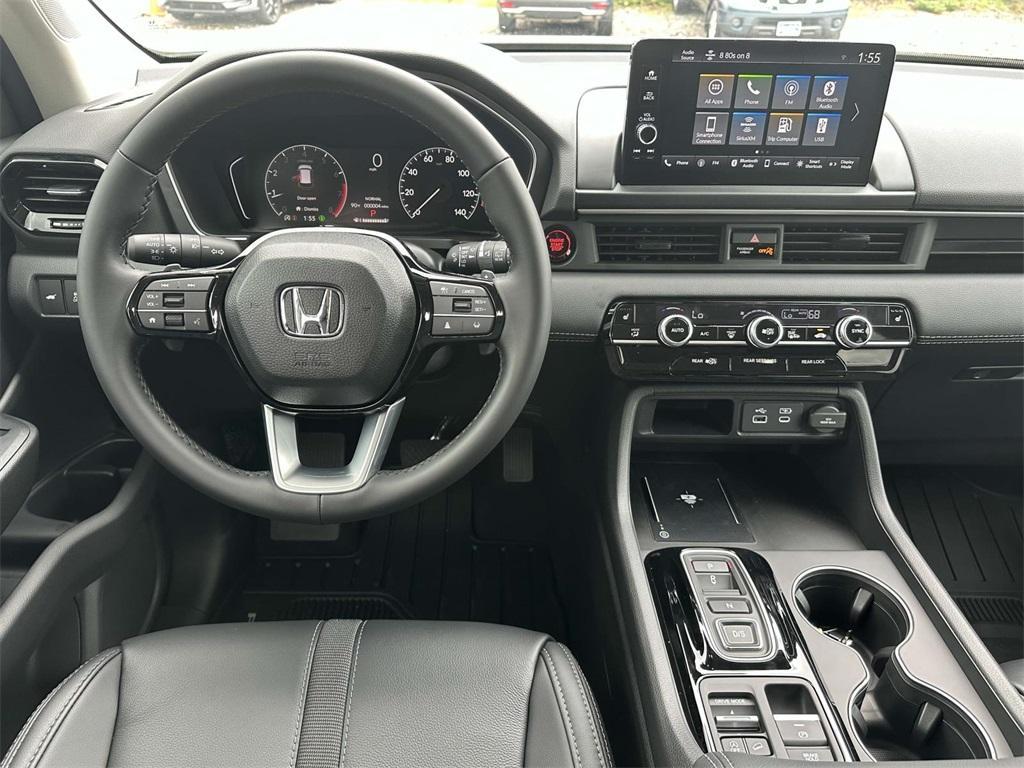 new 2025 Honda Pilot car, priced at $45,130
