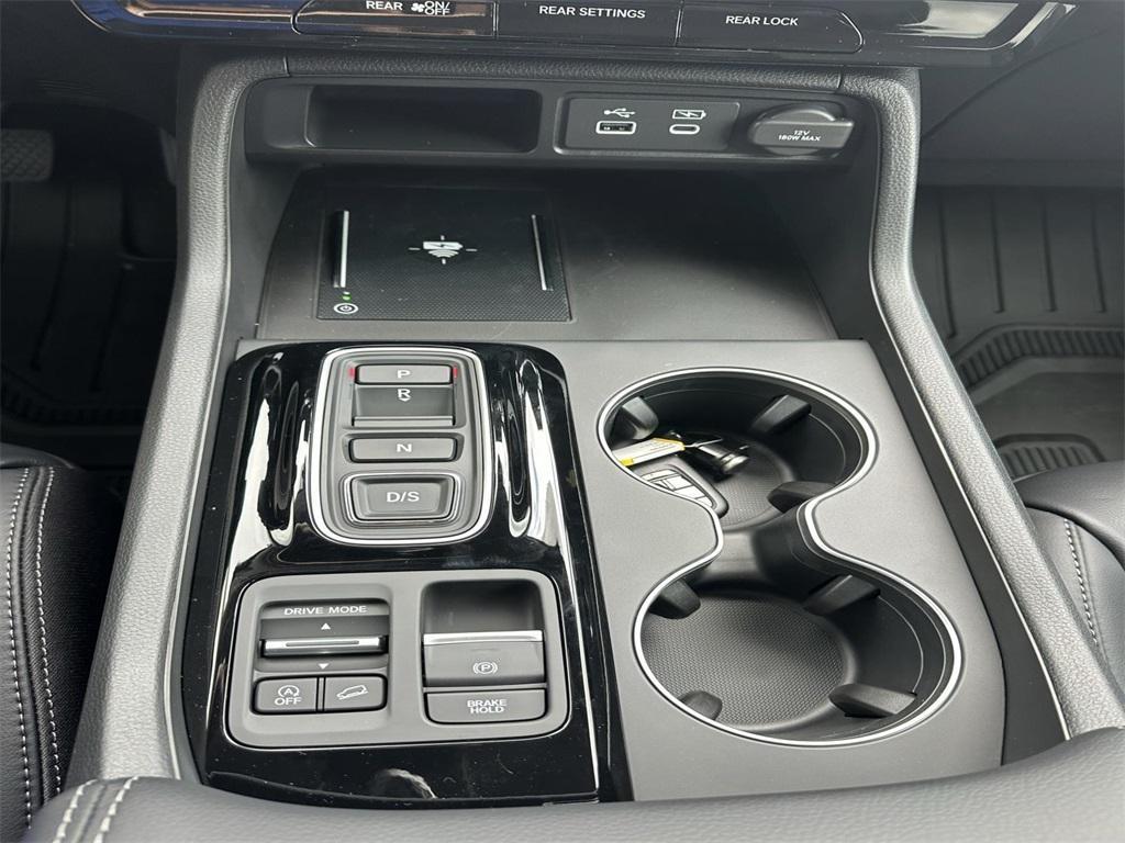 new 2025 Honda Pilot car, priced at $45,130