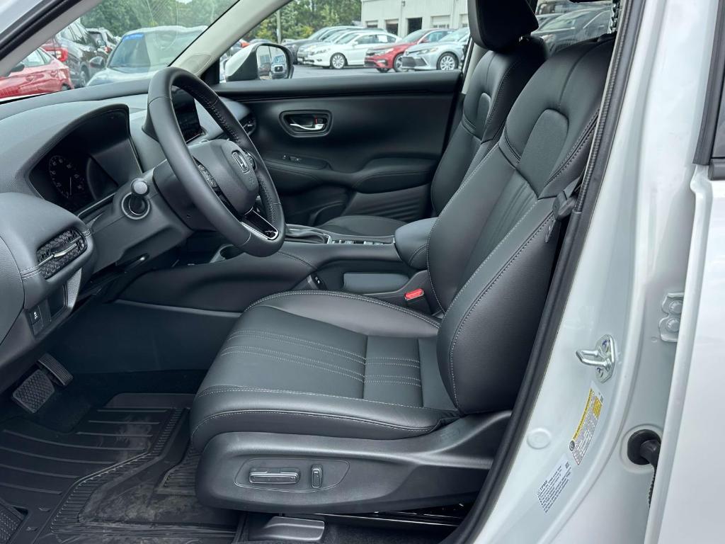 new 2025 Honda HR-V car, priced at $31,350