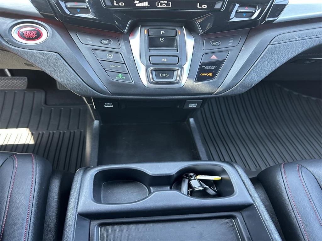 used 2024 Honda Odyssey car, priced at $40,985