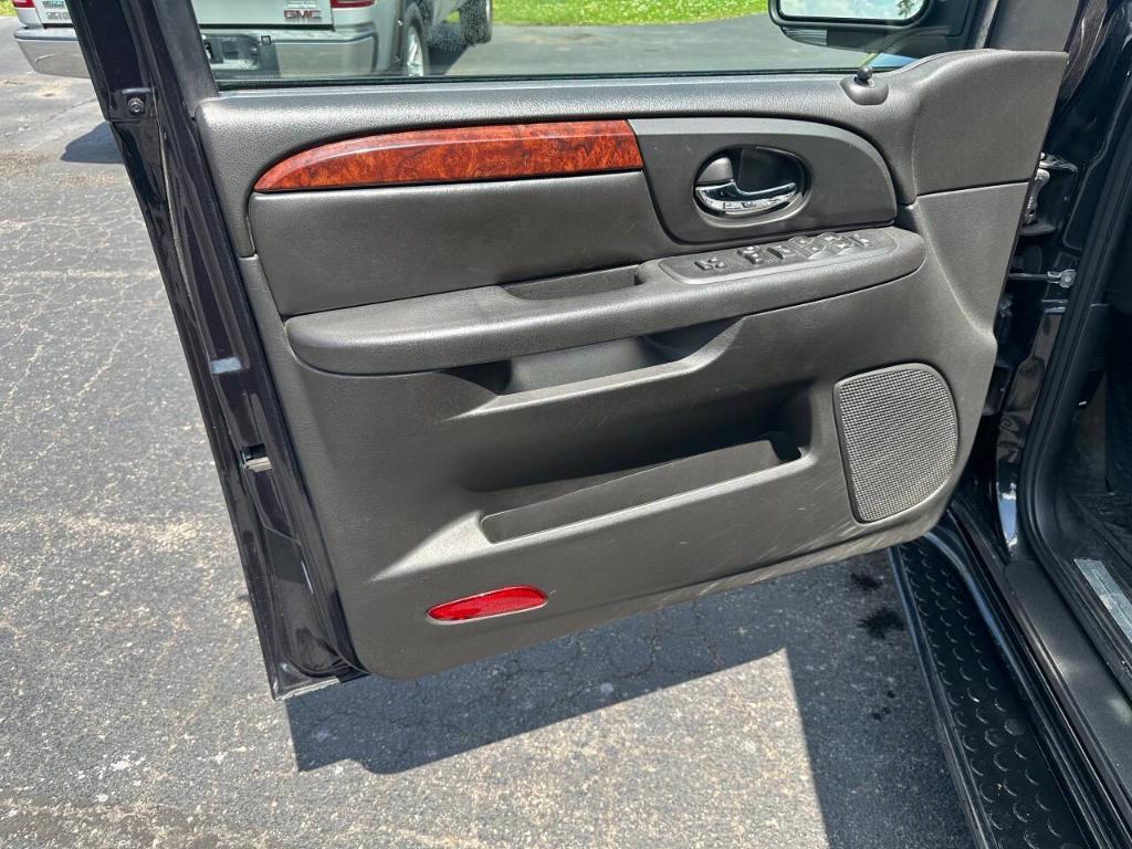 used 2008 GMC Envoy car, priced at $11,999