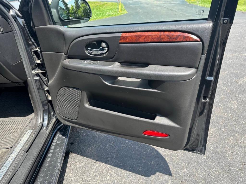 used 2008 GMC Envoy car, priced at $11,999
