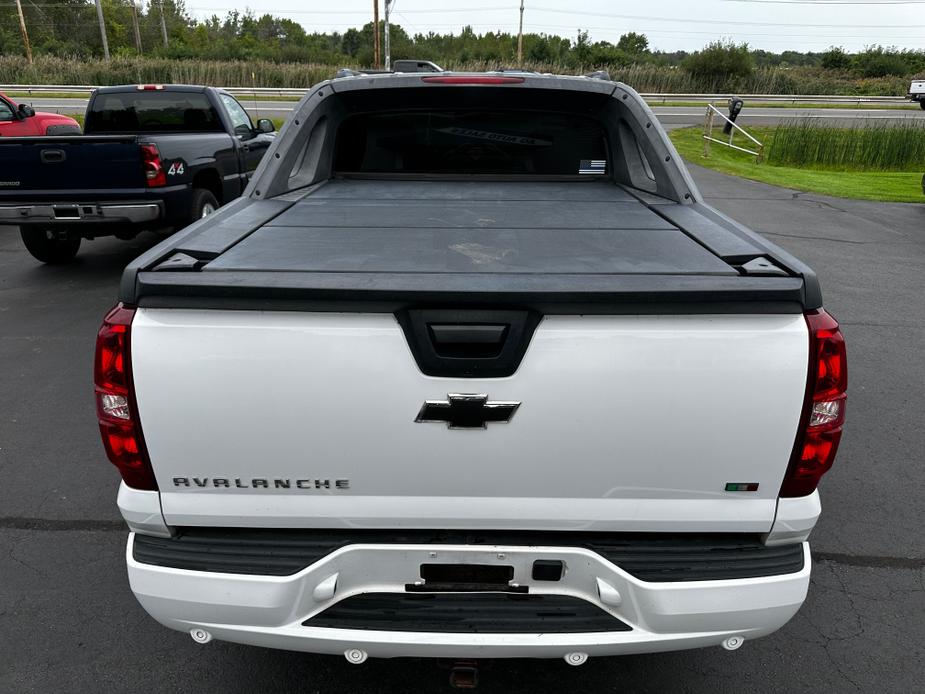 used 2008 Chevrolet Avalanche car, priced at $14,999
