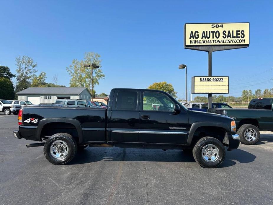 used 2005 GMC Sierra 2500 car, priced at $11,999