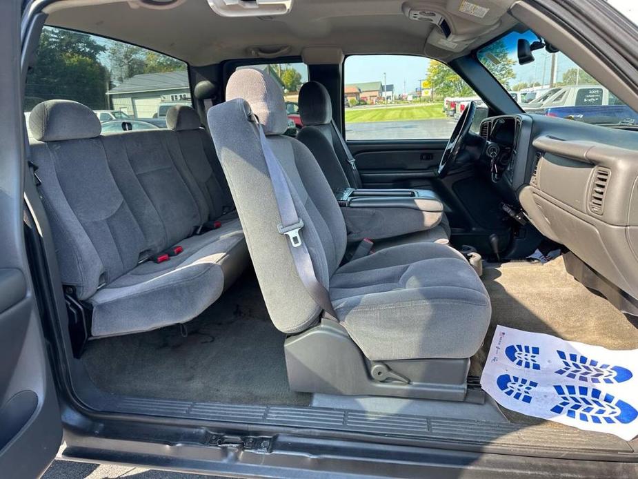 used 2005 GMC Sierra 2500 car, priced at $11,999