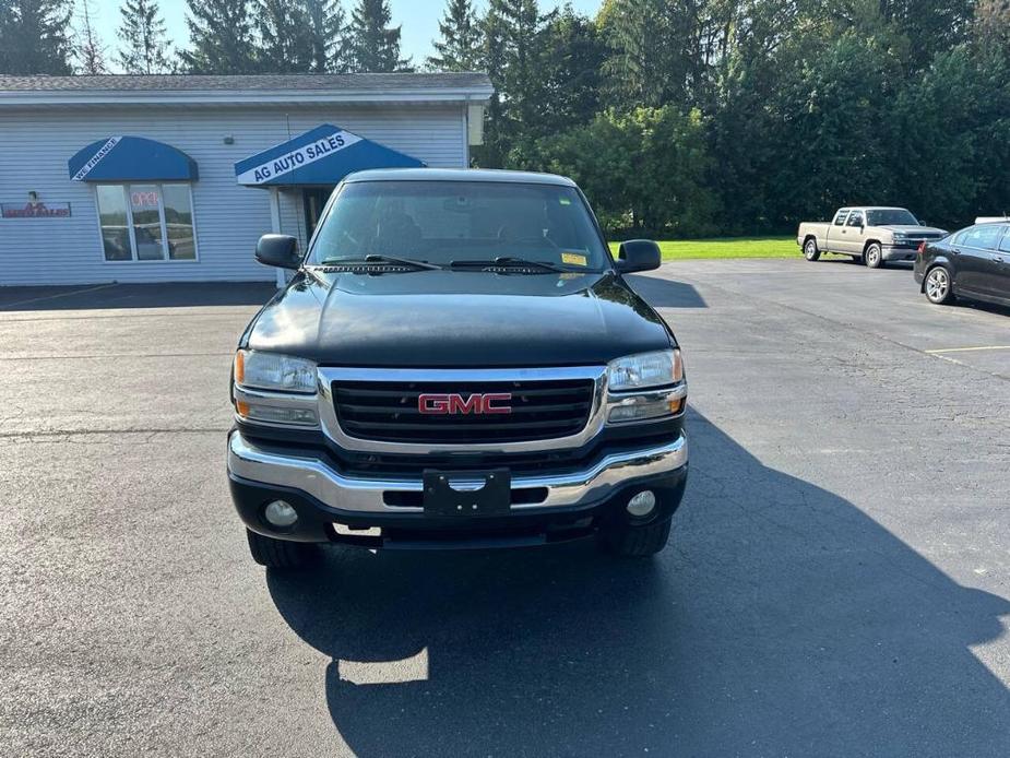 used 2005 GMC Sierra 2500 car, priced at $11,999