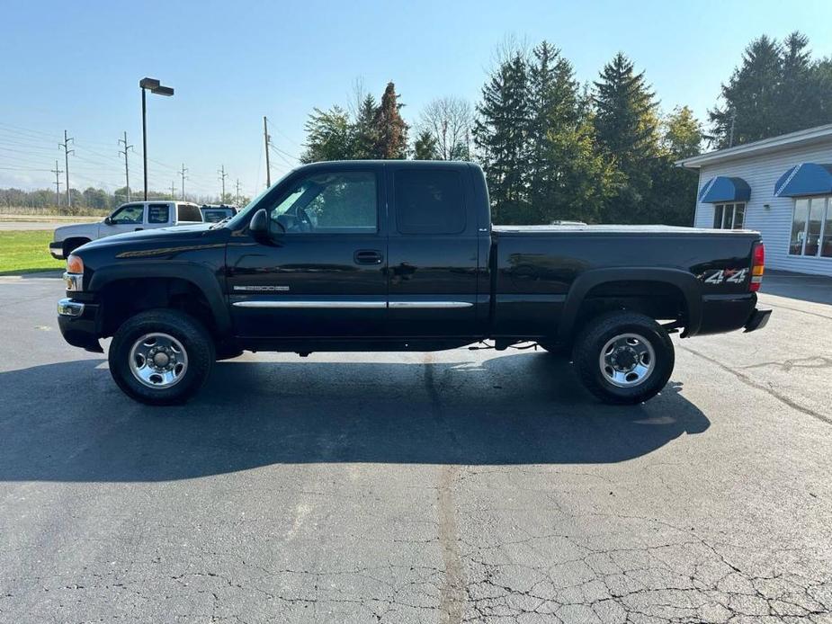 used 2005 GMC Sierra 2500 car, priced at $11,999