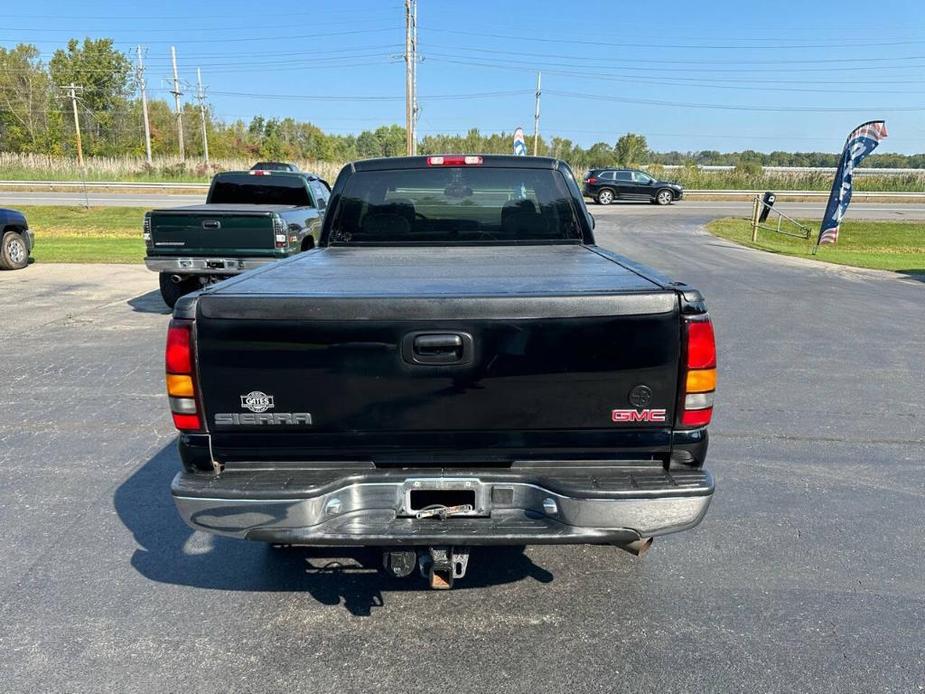 used 2005 GMC Sierra 2500 car, priced at $11,999