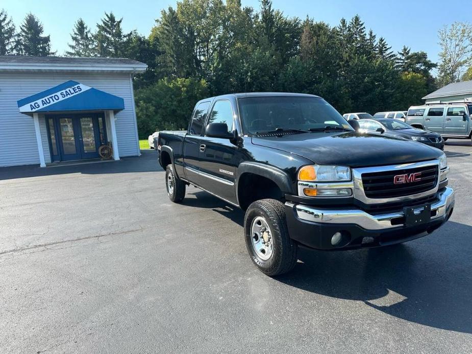 used 2005 GMC Sierra 2500 car, priced at $11,999