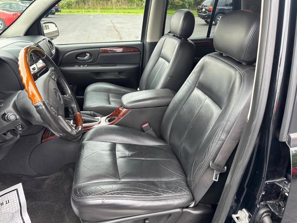 used 2006 GMC Envoy car, priced at $11,999