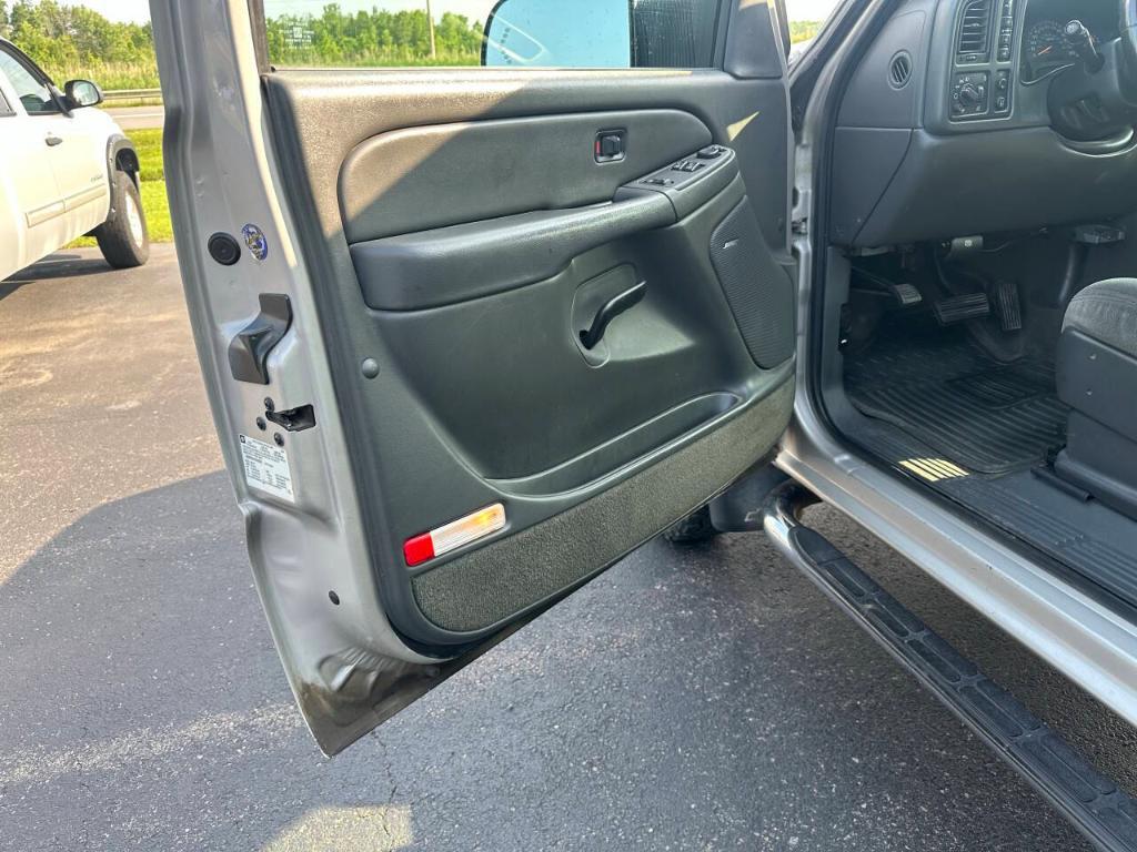 used 2005 Chevrolet Silverado 2500 car, priced at $19,999