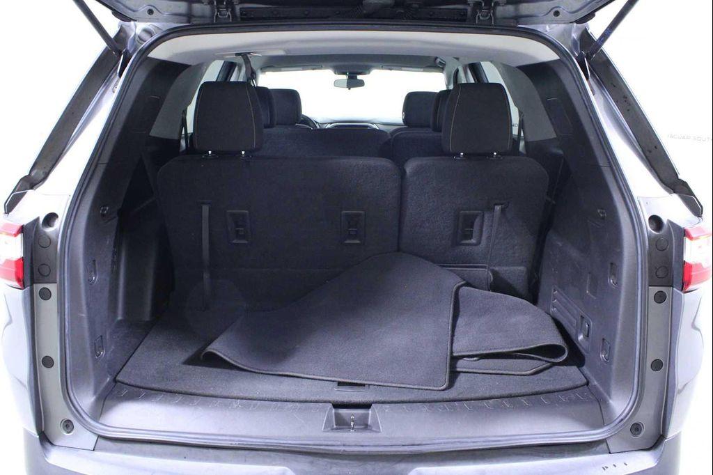 used 2021 Chevrolet Traverse car, priced at $19,591