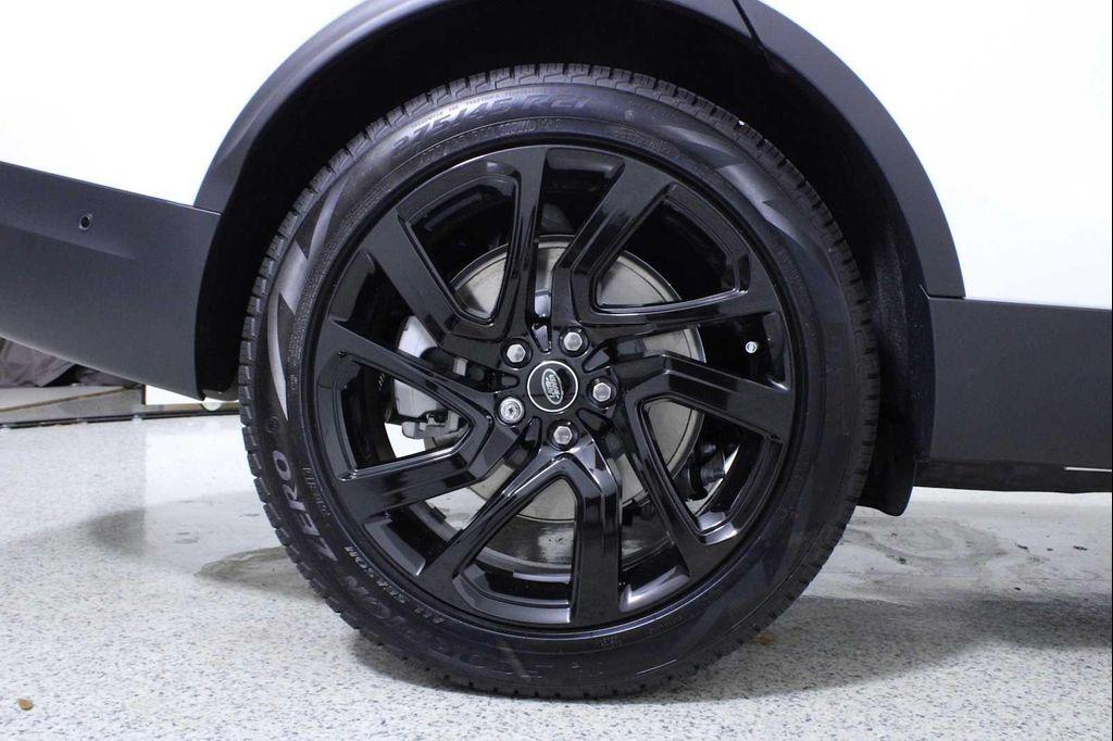 new 2025 Land Rover Discovery car, priced at $68,743