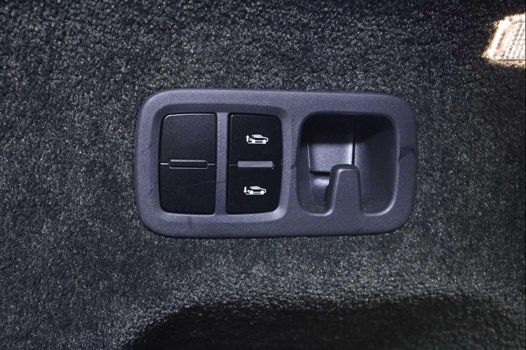 used 2022 Bentley Bentayga car, priced at $128,891