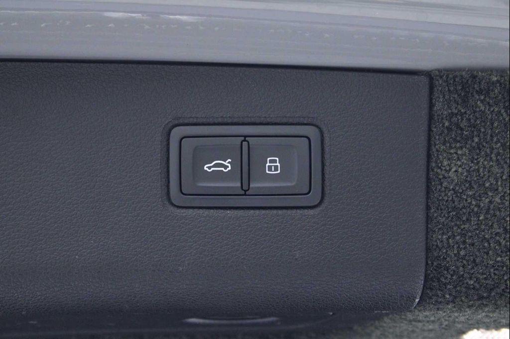 used 2022 Bentley Bentayga car, priced at $128,891