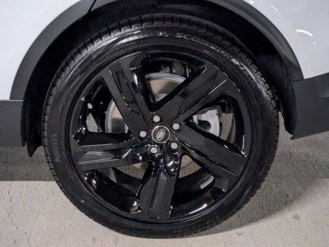 new 2025 Land Rover Discovery car, priced at $66,868