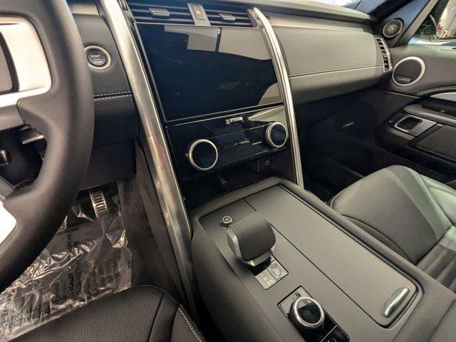 new 2025 Land Rover Discovery car, priced at $78,662