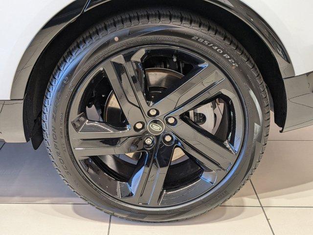 new 2025 Land Rover Discovery car, priced at $78,662