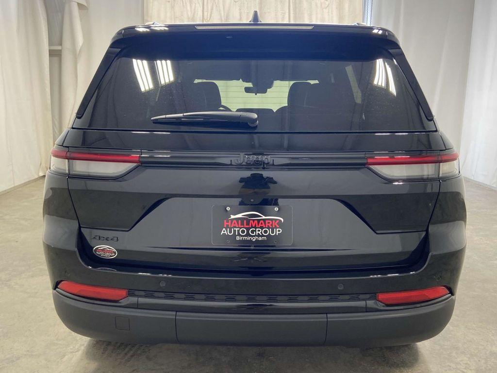 new 2025 Jeep Grand Cherokee car, priced at $39,088